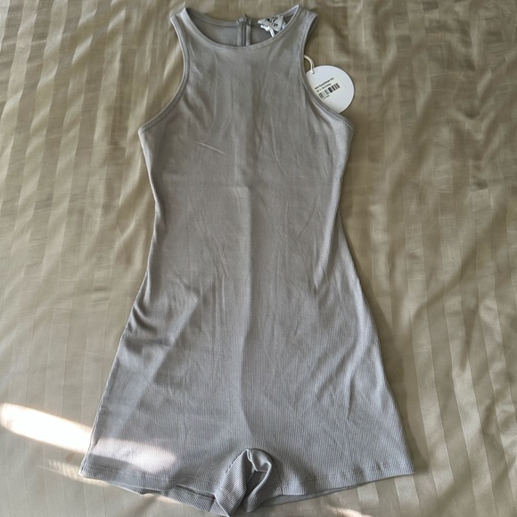 NWT Princess Polly Grey Romper Size US 4 - Picture 5 of 7